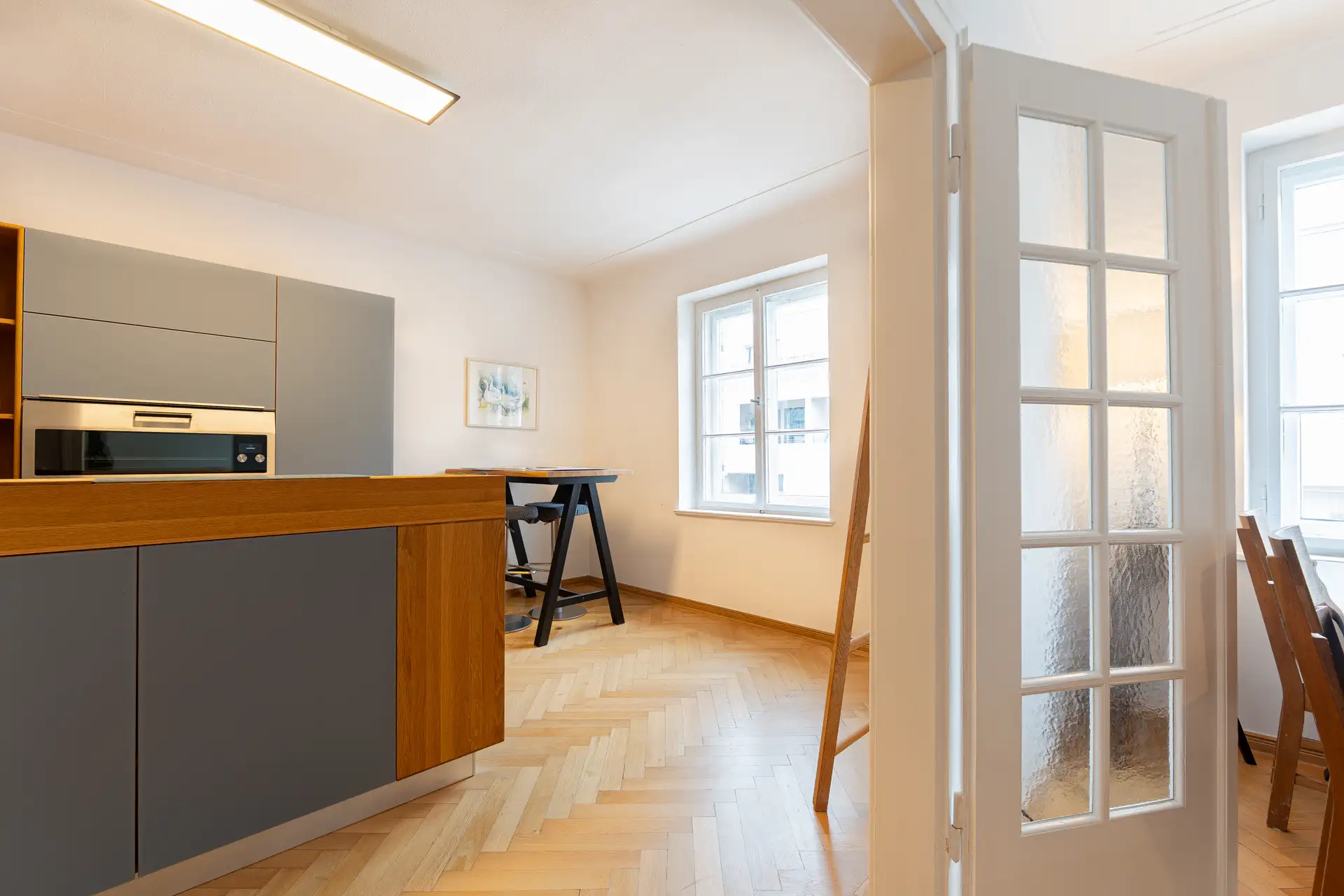 Helle, bezugsfertige Wohnung mit Blick in den Garten – bereit zur Vermietung